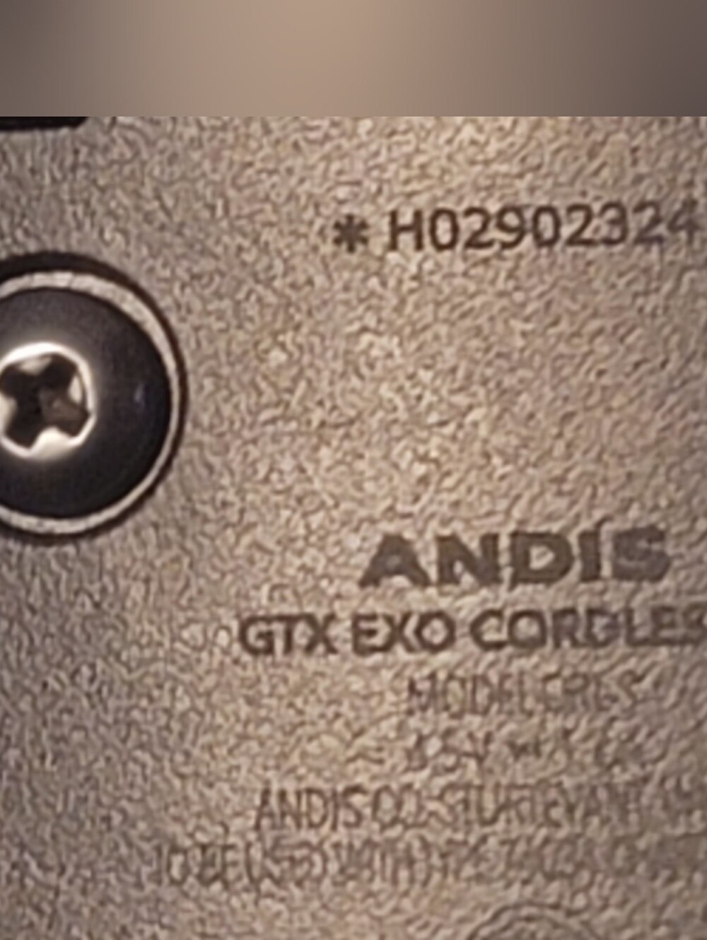 Andis GTX Wireless Trimmer Kit with Accessories - Picture 3 of 5